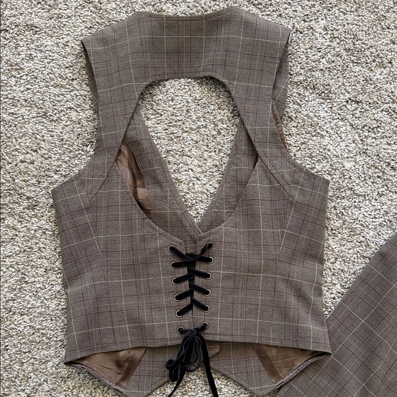 GUESS Brown Plaid Boot-Cut Pants with Matching Corset back Vest - Picture 6 of 10